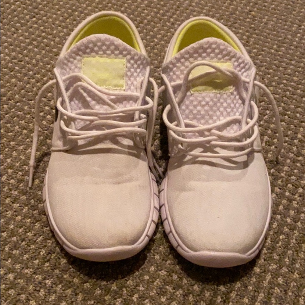 White Nike Janoski